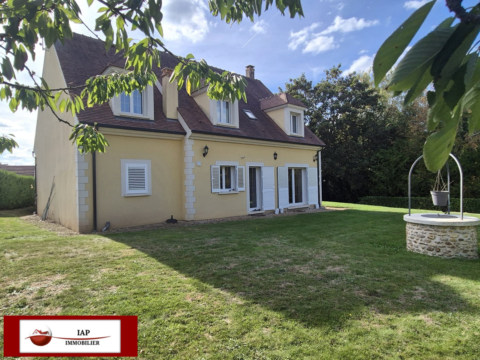 Belle construction traditionnelle 214 M2 habitables Sou